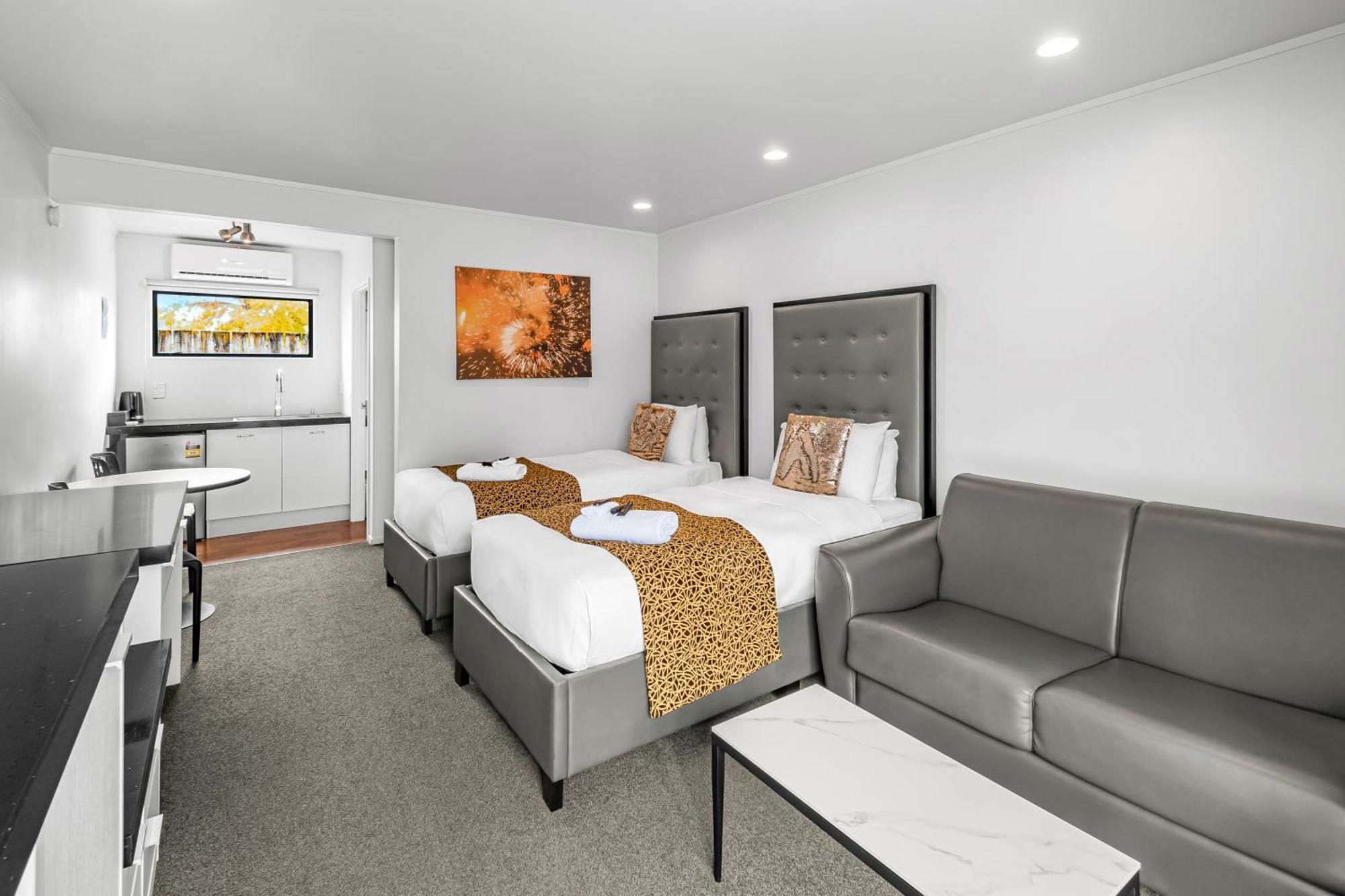 Airport Motel