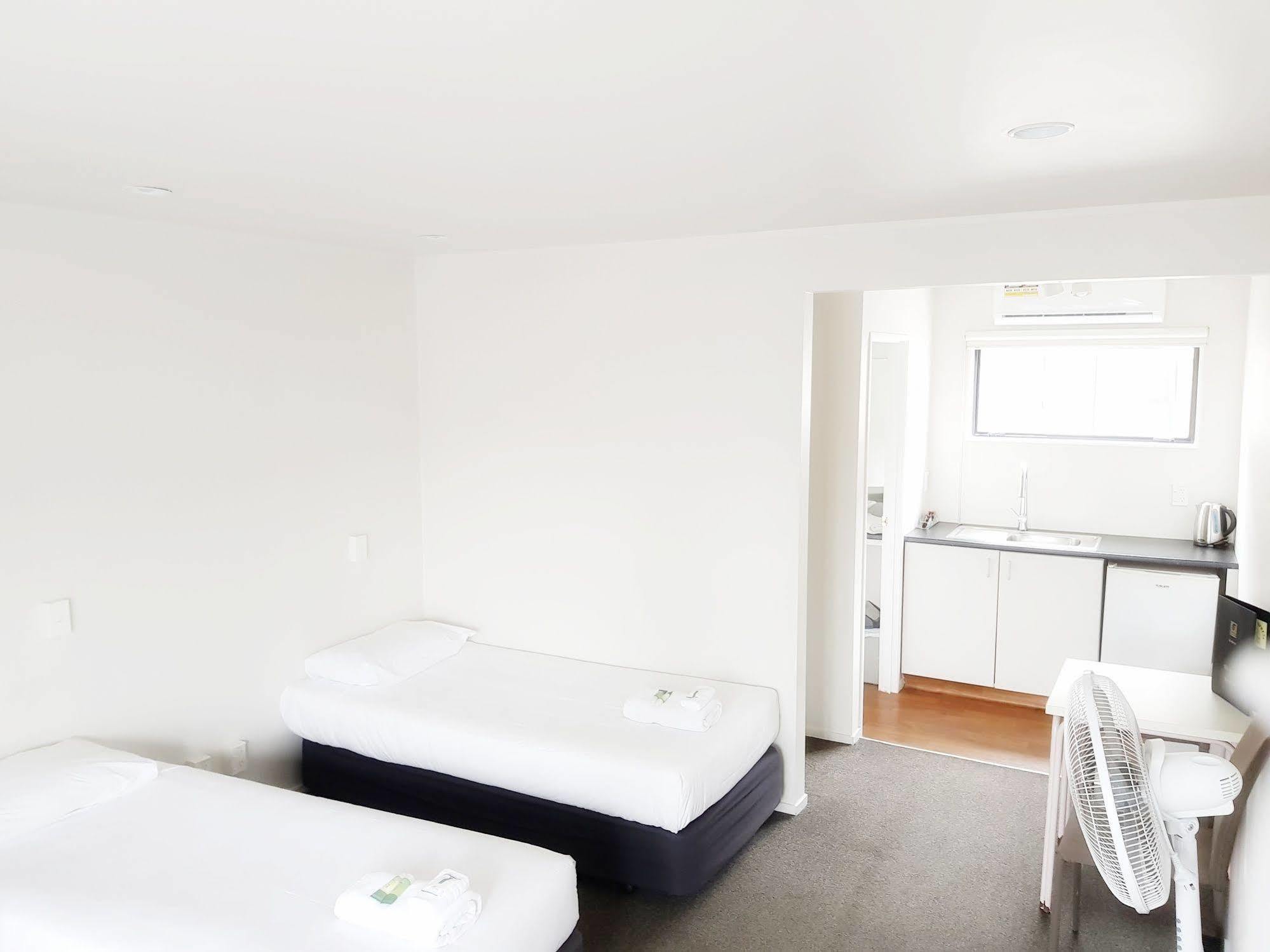 Airport 3* Auckland
